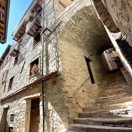 Ferienhaus Romantic Stone With Amazing View Of And Oleandra Laglio