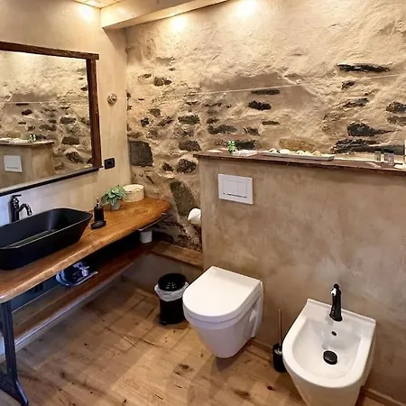 Romantic Stone With Amazing View Of And Oleandra Ferienhaus Laglio