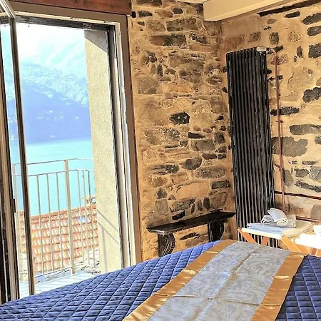 Ferienhaus Romantic Stone With Amazing View Of And Oleandra Laglio
