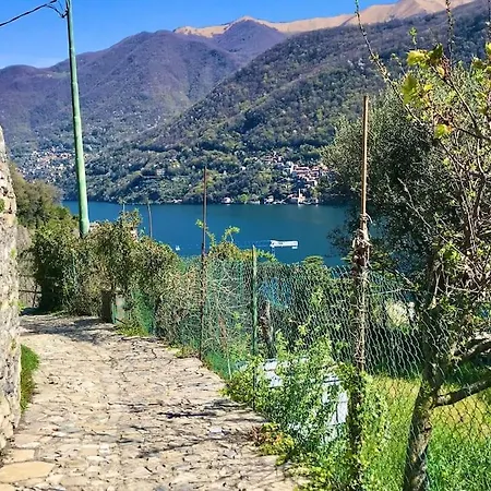 Hébergement de vacances Romantic Stone With Amazing View Of And Oleandra *