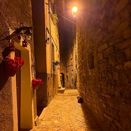 Hébergement de vacances Romantic Stone With Amazing View Of And Oleandra *