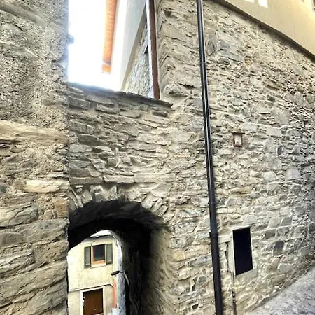 Romantic Stone With Amazing View Of And Oleandra Holiday home Laglio