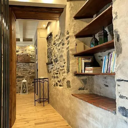 Holiday home Romantic Stone With Amazing View Of And Oleandra Laglio