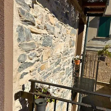 Romantic Stone With Amazing View Of And Oleandra * Laglio